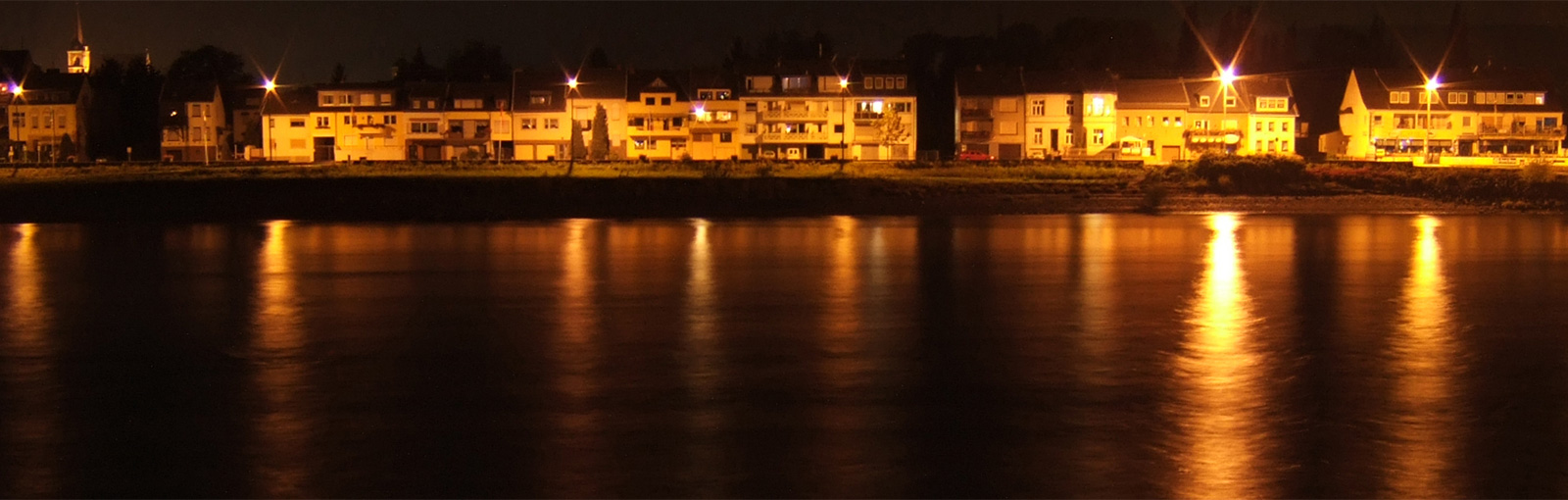 Rheinpromenade Kripp bei Nacht